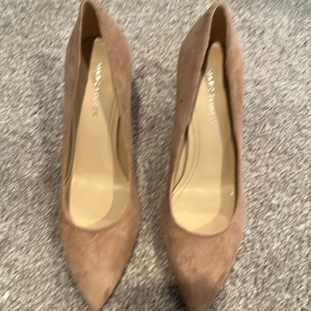 Cute heels , never worn!